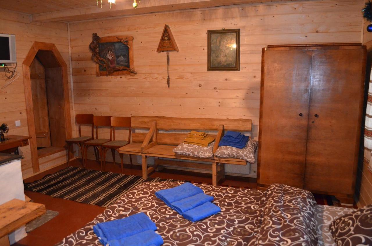 Приватна Садиба "Світлиця Гуцульщини" Vorokhta Exterior photo