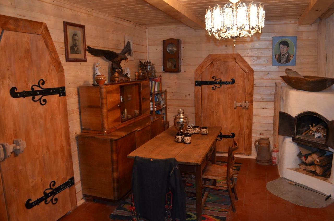 Приватна Садиба "Світлиця Гуцульщини" Vorokhta Exterior photo